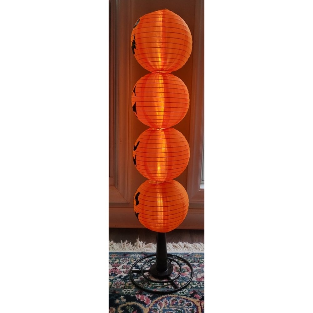 Pumpkin Latern Lighted Pole - Picture 8 of 13